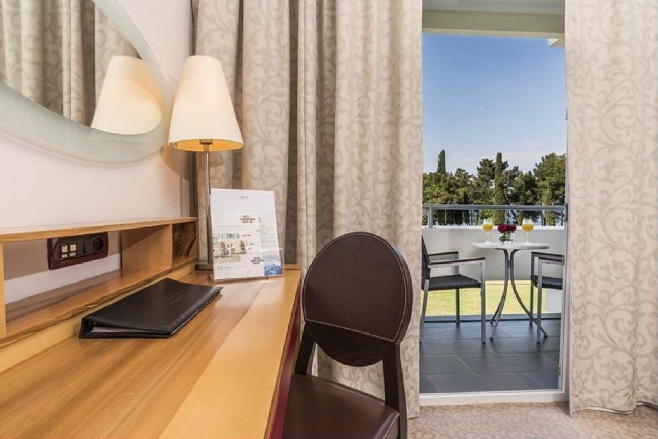 Hotel Pelegrin Plava Laguna (Adults Only) Umag Exterior photo